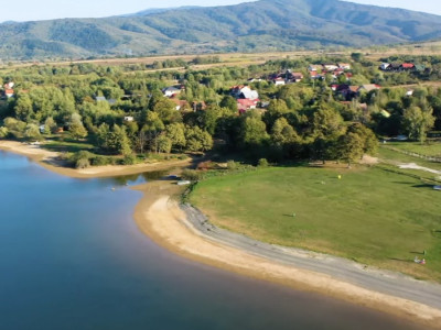 Teren de constructie - prima linie de lacul Surduc